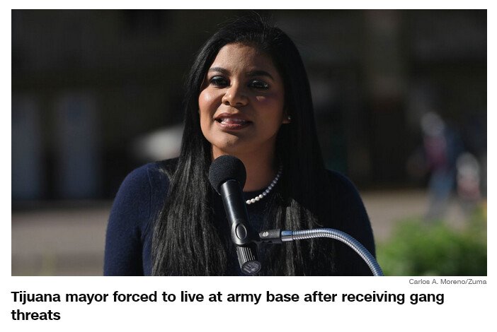 마약 카르텔 때문에 시청을 버리고 도망가는 멕시코의 시장